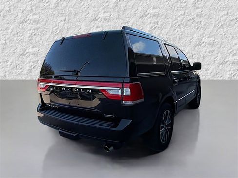 Used 2016 Lincoln Navigator Select image 3