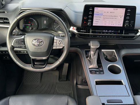 Used 2021 Toyota Sienna XSE w/ XSE Plus Package image 14
