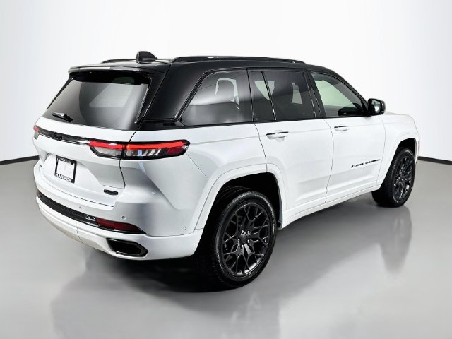 Used 2025 Jeep Grand Cherokee Summit w/ Obsidian Package AWD/4WD image 7
