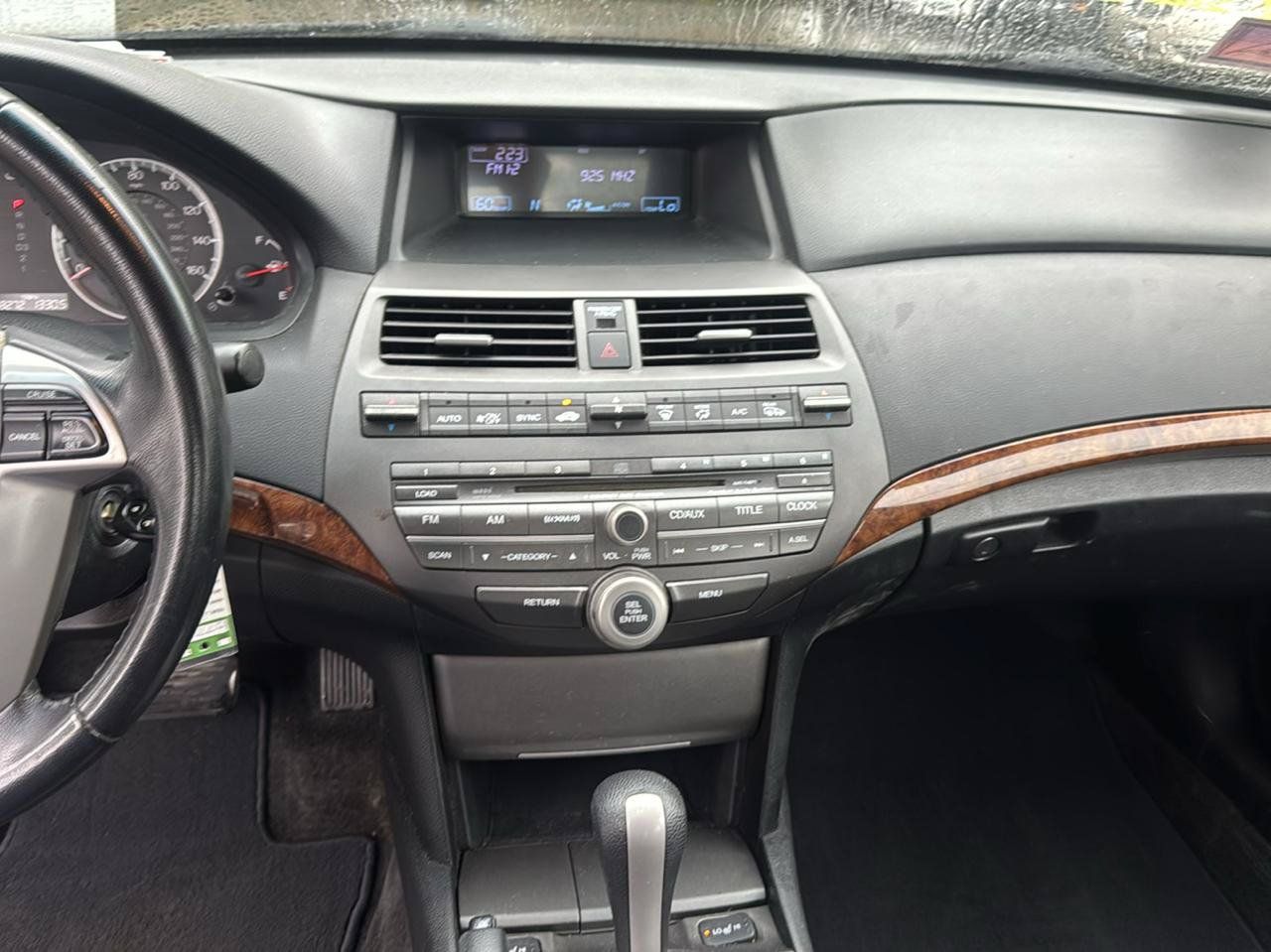 Used 2011 Honda Accord EX-L image 10