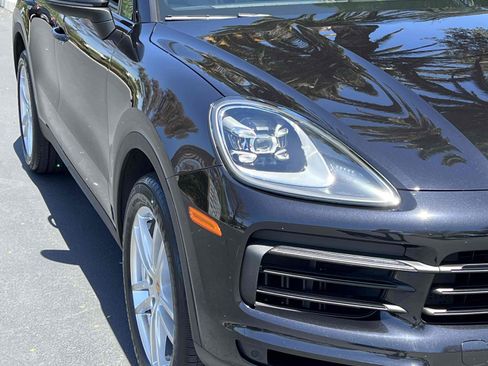 Used 2019 Porsche Cayenne w/ Premium Package AWD/4WD image 95