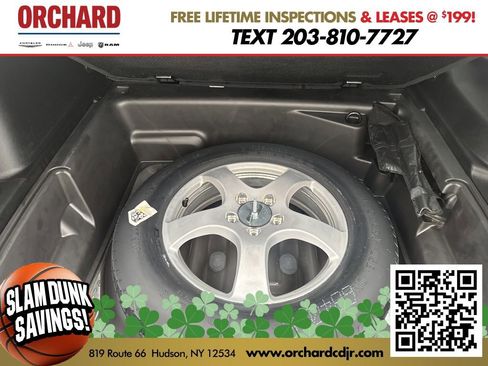 Used 2023 Jeep Grand Cherokee Limited w/ Black Appearance Package image 15