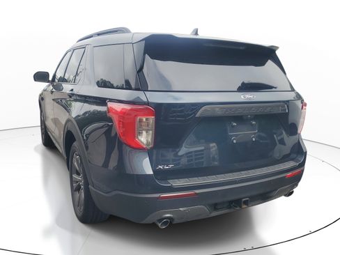 Used 2022 Ford Explorer XLT w/ Equipment Group 202A RWD image 4