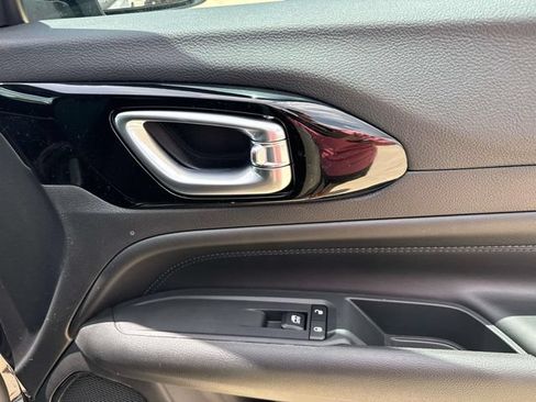 New 2026 Jeep Compass Latitude AWD/4WD image 17