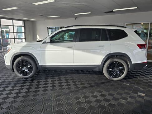 New 2024 Volkswagen Atlas SE image 7