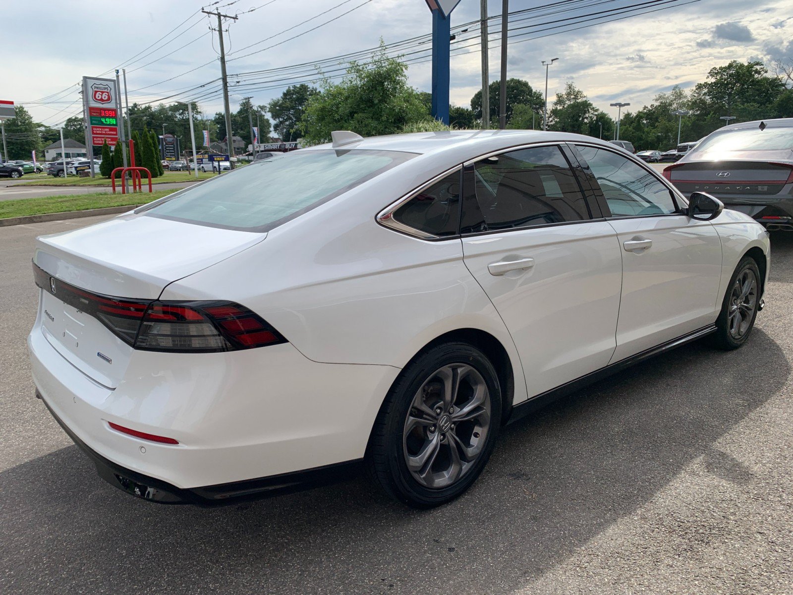 Used 2023 Honda Accord EX-L image 7