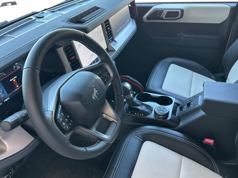 New 2026 Ford Bronco Outer Banks w/ Sasquatch Package AWD/4WD image 8