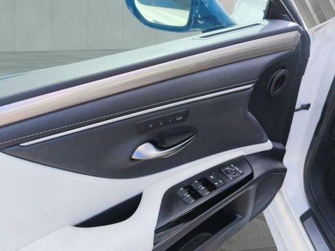 Certified 2023 Lexus ES 350 F Sport w/ Accessory Package (Z2) FWD image 8