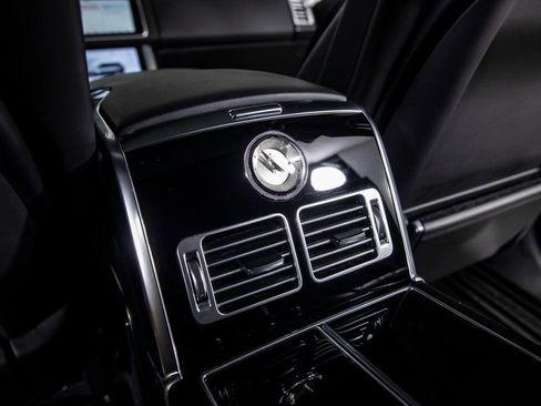 Used 2020 Land Rover Range Rover SV Autobiography Dynamic image 29