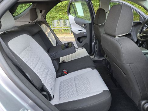 Used 2024 Chevrolet Equinox LS FWD image 13