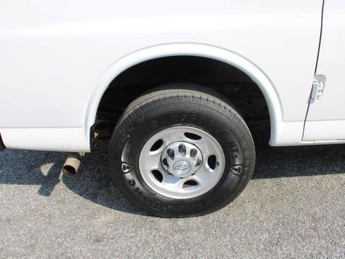 Used 2019 Chevrolet Express 2500 image 21