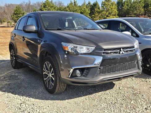 Used 2018 Mitsubishi Outlander Sport LE image 3
