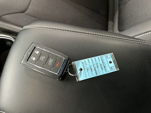 Used 2025 Jeep Grand Cherokee Laredo w/ Luxury Tech Group I image 10