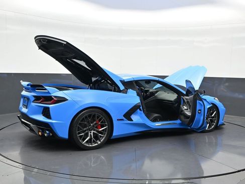 Used 2020 Chevrolet Corvette Stingray Preferred Cpe w/ 2LT Preferred Equipment Group RWD image 33