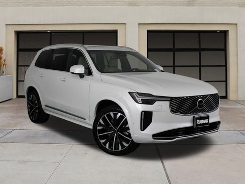 Certified 2025 Volvo XC90 B6 Plus w/ Protection Package Premier image 34