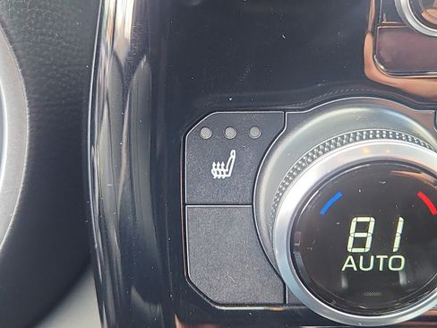 Used 2023 Toyota Highlander image 11