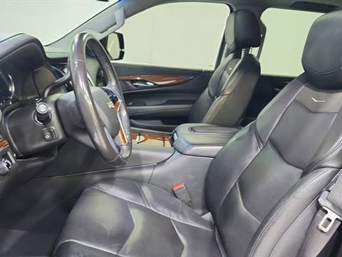 Used 2019 Cadillac Escalade Premium Luxury RWD image 12