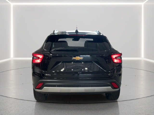 Used 2025 Chevrolet Trax LT w/ LT Convenience Package FWD image 4