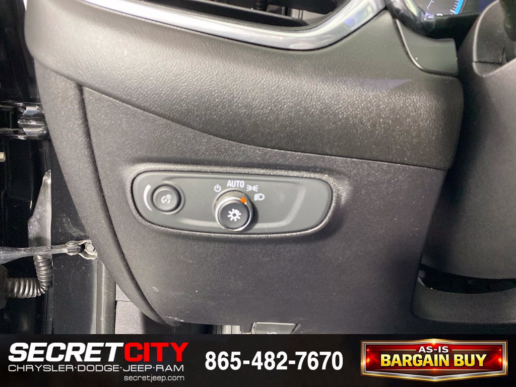 Used 2018 Chevrolet Equinox LT FWD image 13