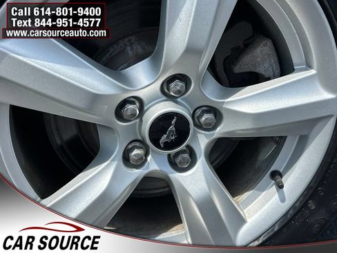 Used 2018 Ford Mustang Coupe RWD image 23