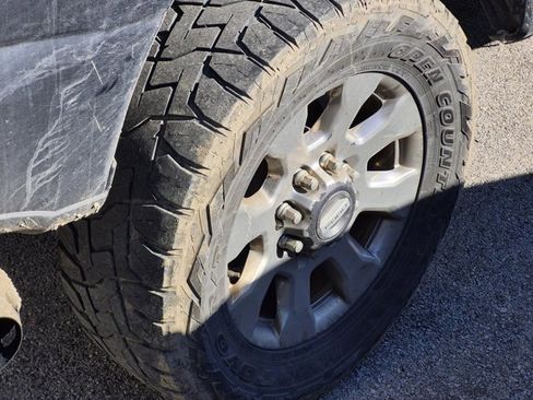 Used 2017 Ford F250 Lariat w/ Chrome Package image 4