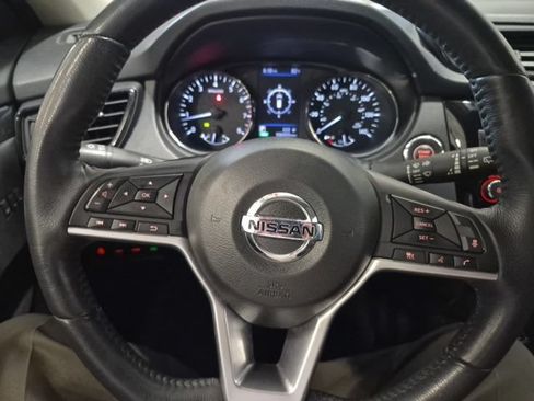 Used 2018 Nissan Rogue SV w/ Premium Package AWD/4WD image 13