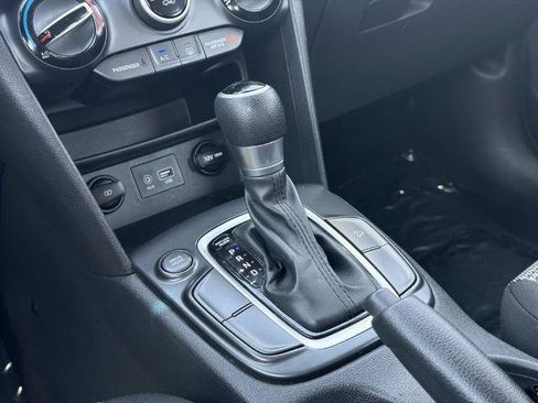Used 2019 Hyundai Kona SE FWD image 16