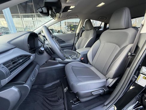 Certified 2025 Subaru Crosstrek 2.0i Premium image 13