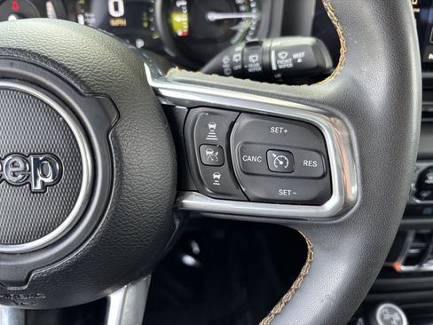 Used 2024 Jeep Wrangler Unlimited Sahara AWD/4WD image 14
