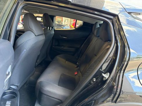 Used 2021 Toyota C-HR LE FWD image 4