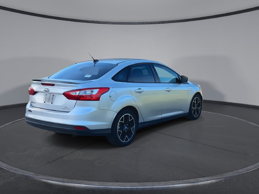 Used 2013 Ford Focus SE FWD image 8