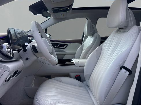 Used 2023 Mercedes-Benz EQE 500 4MATIC SUV image 9