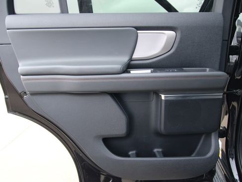 Used 2025 Ford Expedition Active image 42