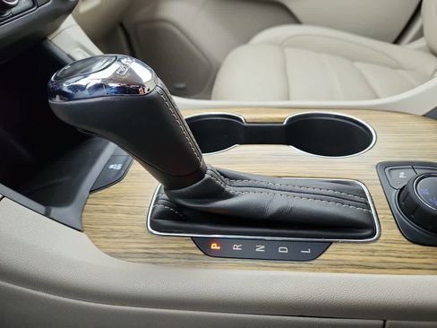 Used 2018 GMC Acadia Denali image 21