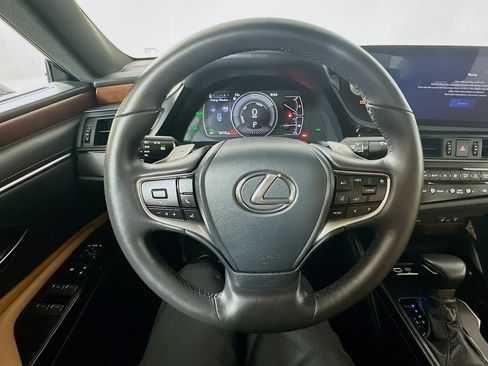 Certified 2025 Lexus ES 300h F Sport image 11