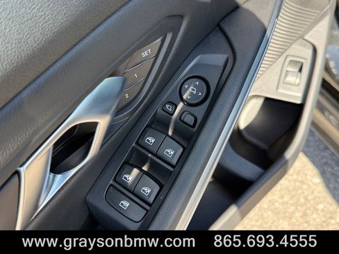 Used 2025 BMW 330i xDrive Sedan AWD/4WD image 15