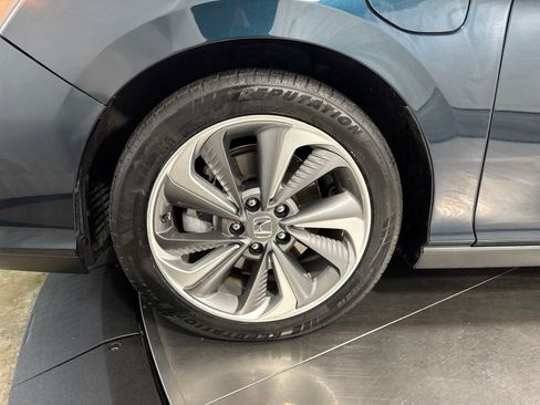 Used 2018 Honda Clarity Touring image 2