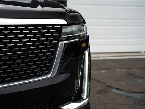 Used 2021 Cadillac Escalade ESV Premium Luxury w/ Performance Package AWD/4WD image 15