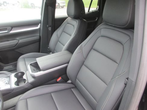 New 2027 GMC Terrain Elevation w/ Elevation Premium Package AWD/4WD image 11