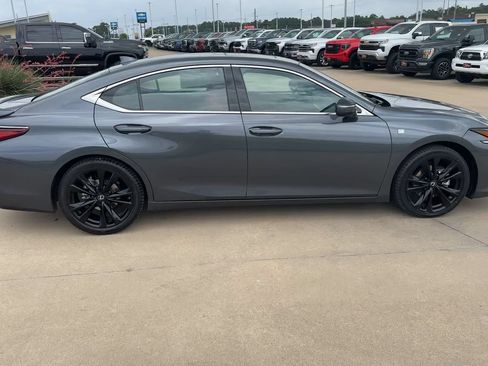 Used 2022 Lexus ES 350 F Sport FWD image 2