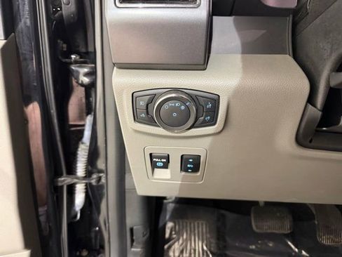 Used 2019 Ford F150 XLT w/ Equipment Group 302A Luxury AWD/4WD image 16