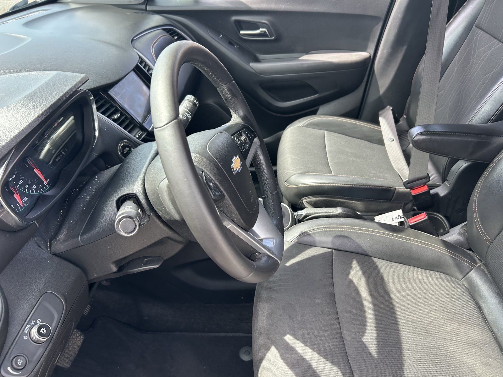 Used 2018 Chevrolet Trax LT w/ LT Convenience Package FWD image 15