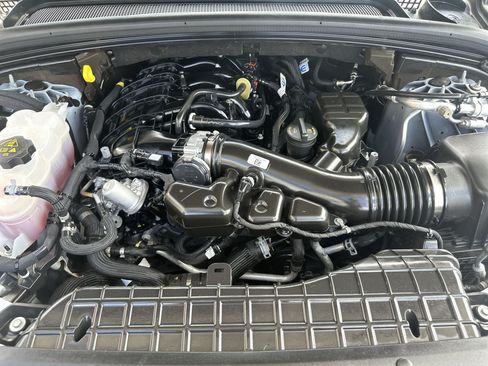 Used 2023 Jeep Grand Cherokee L Laredo RWD image 17