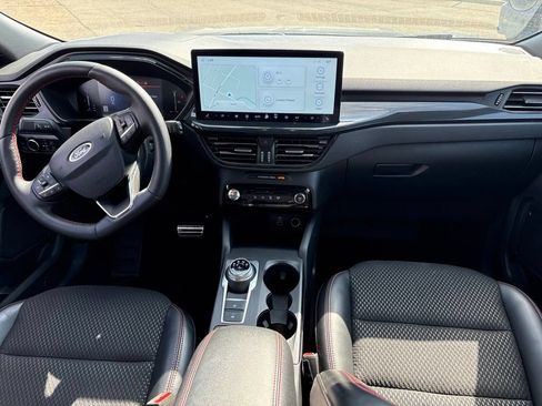 Used 2024 Ford Escape ST-Line w/ Tech Pack #1 AWD/4WD image 10