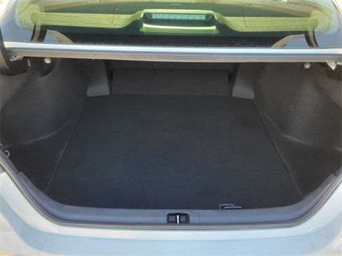 Used 2022 Toyota Camry LE image 6