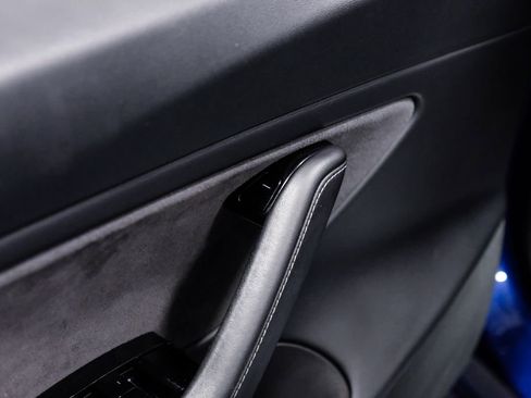 Used 2018 Tesla Model 3 Long Range image 37