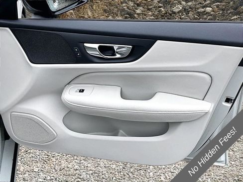 Used 2022 Volvo S60 B5 Momentum w/ Climate Package FWD image 22
