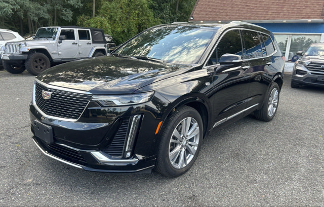 Used 2024 Cadillac XT6 Premium Luxury w/ Technology Package FWD image 1