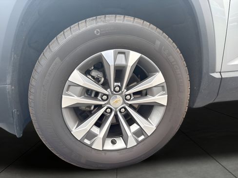 Used 2025 Chevrolet Equinox LT AWD/4WD image 40