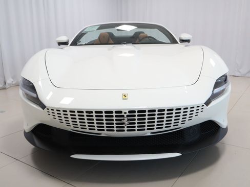 Certified 2024 Ferrari Roma Spider image 4